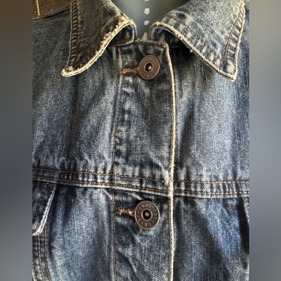 Jean Jacket 🩵 - Picture 3 of 7